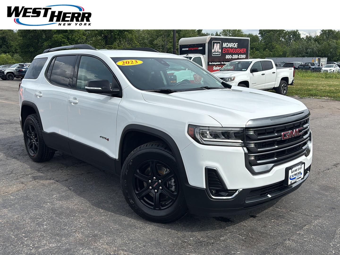 Summit White 2023 GMC Acadia SUV / Crossover Four-Wheel Drive 9-Speed Automatic