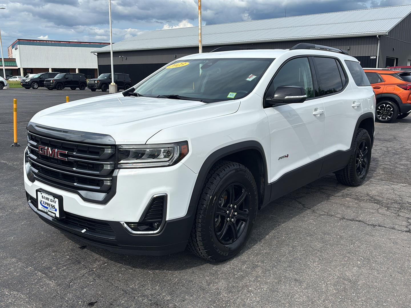 Used 2023 Summit White GMC AT4 image 3