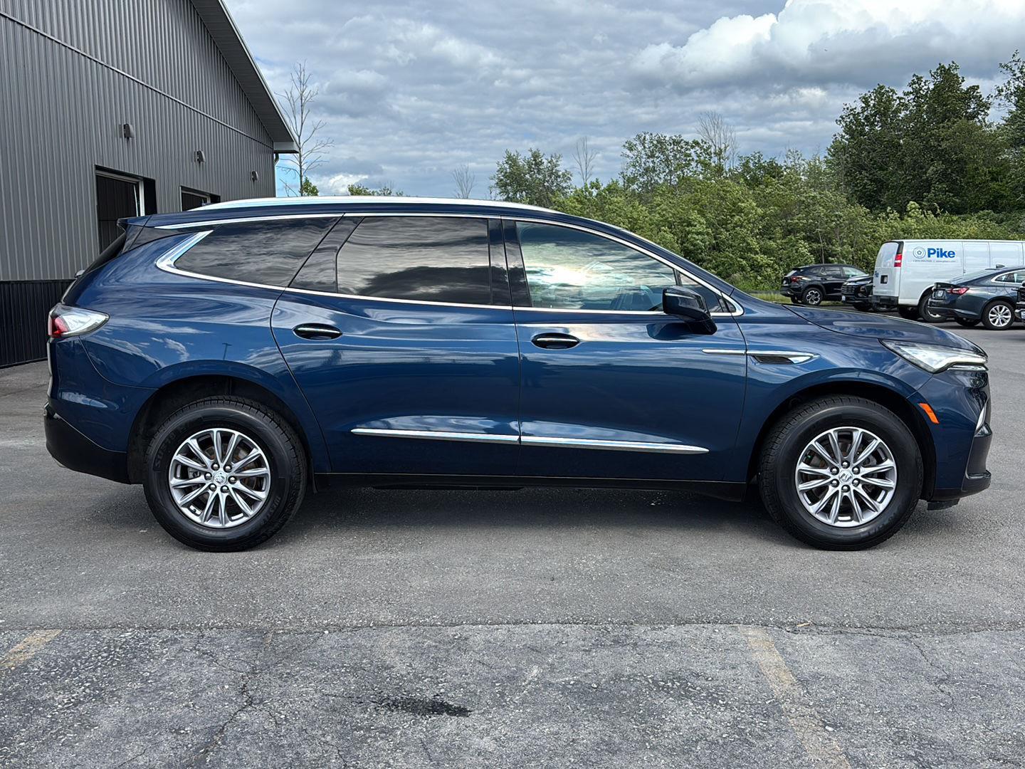Used 2024 Blue Metallic Buick Essence image 2