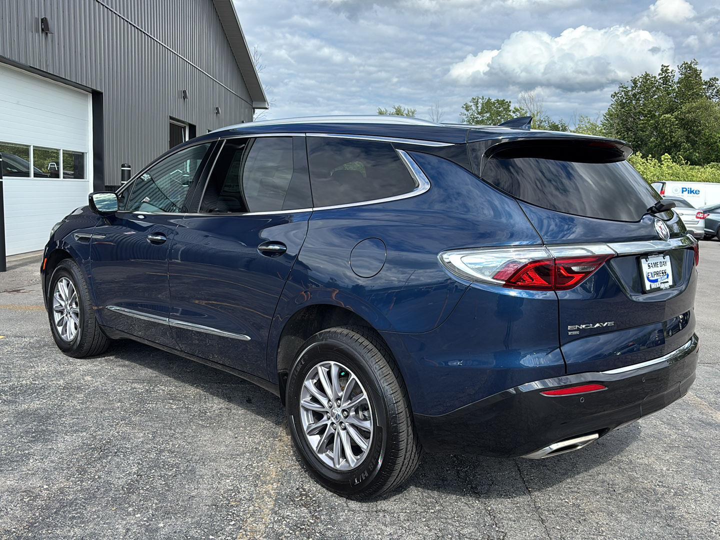 Used 2024 Blue Metallic Buick Essence image 9