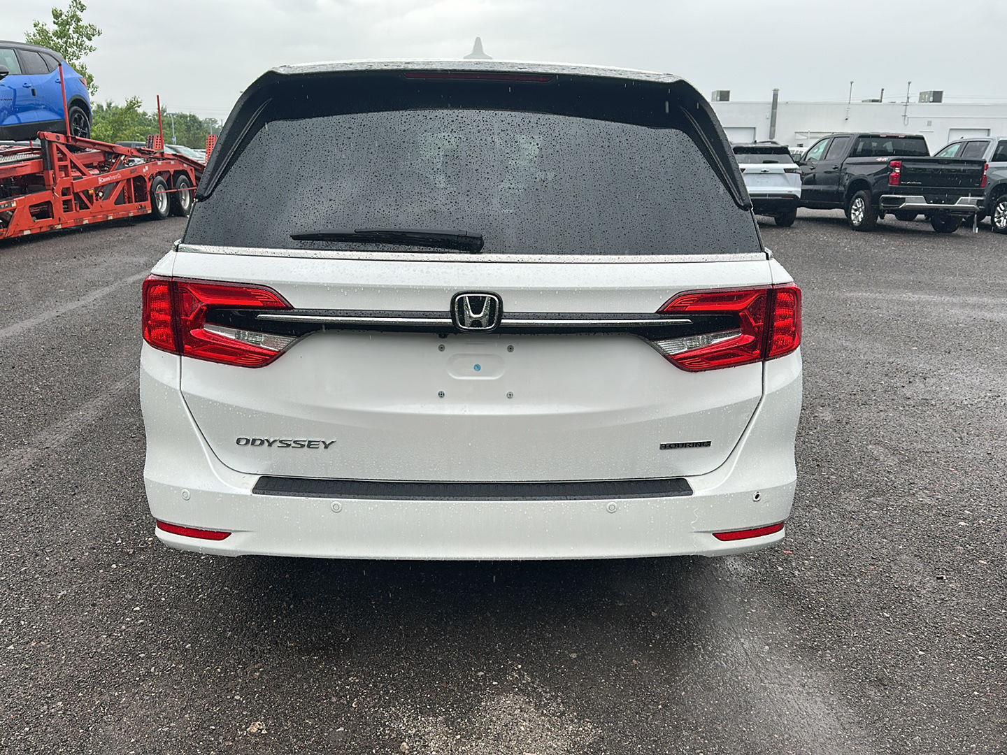 Used 2023 Platinum White Pearl Honda Touring image 5