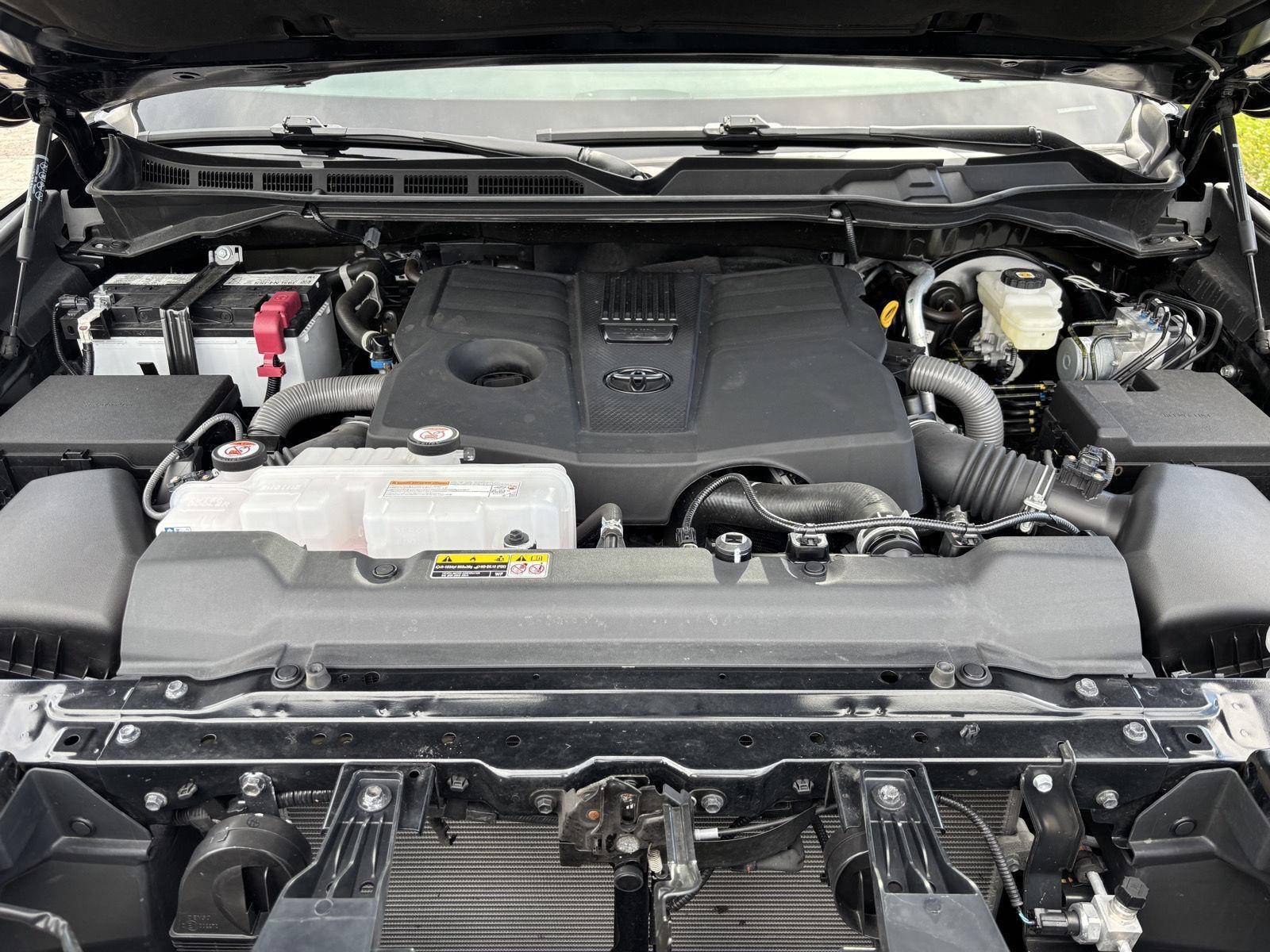 Used 2025 Midnight Black Metallic Toyota SR5 image 10