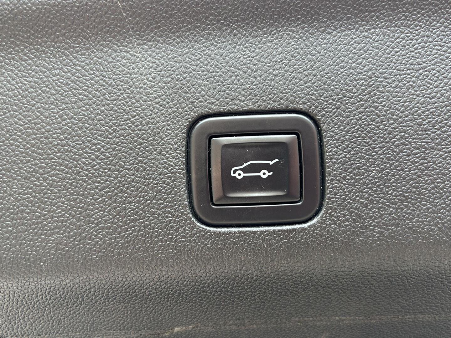 Used 2021 Summit White Chevrolet LT image 42