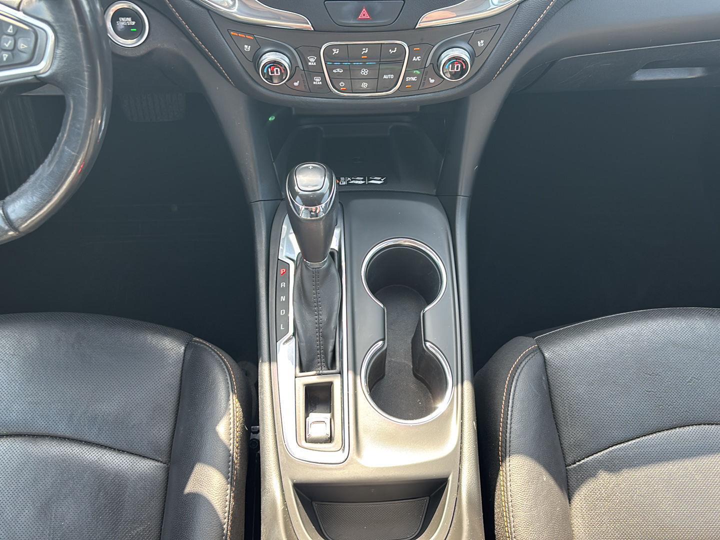 Used 2019 Iridescent Pearl Tricoat Chevrolet Premier image 13