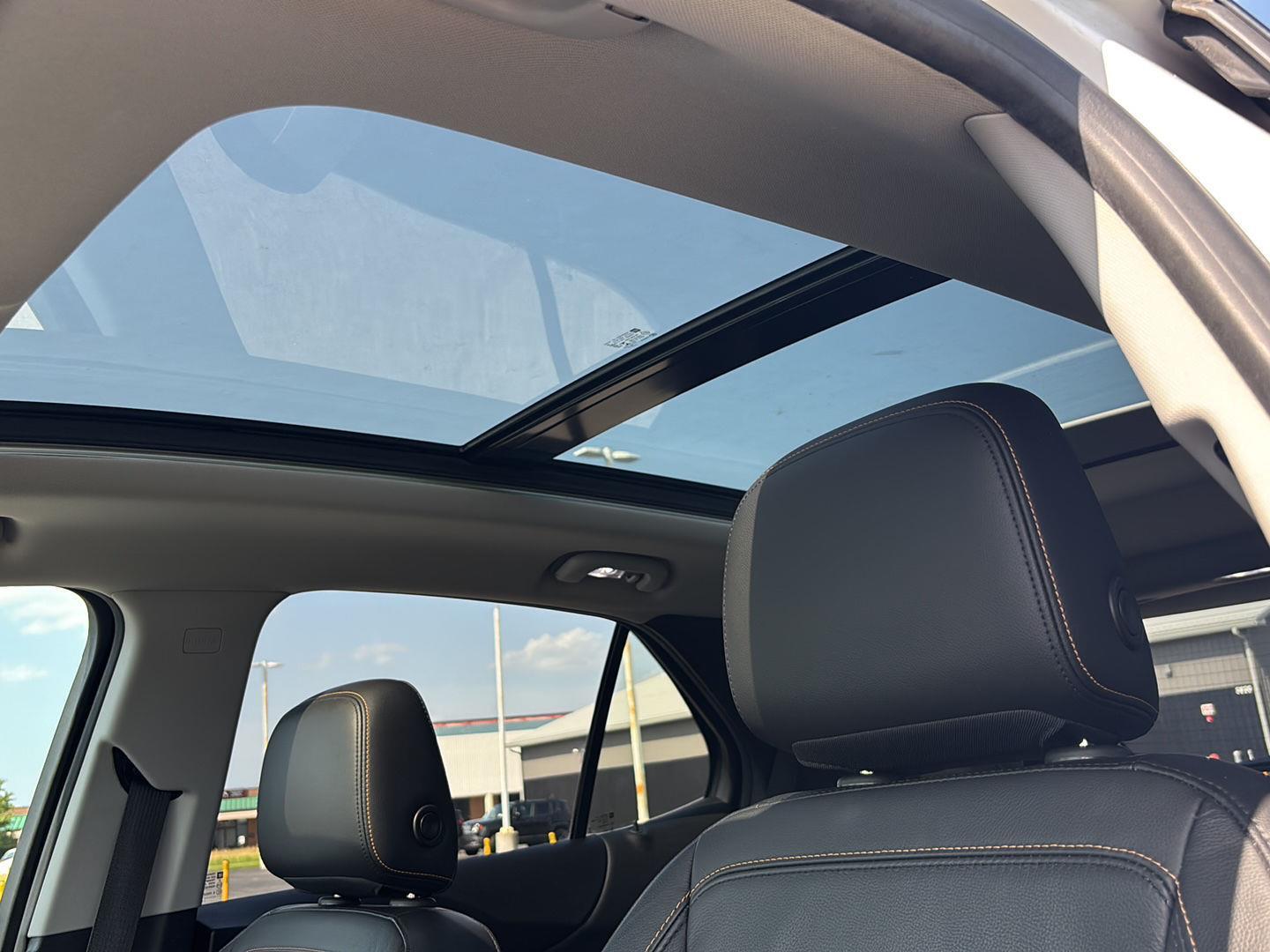 Used 2019 Iridescent Pearl Tricoat Chevrolet Premier image 19