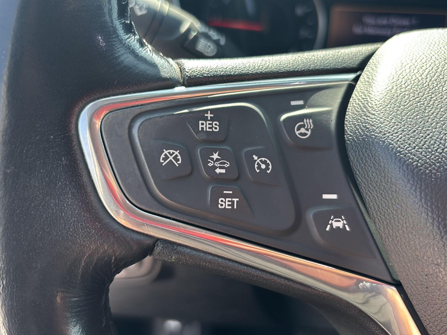 Used 2019 Iridescent Pearl Tricoat Chevrolet Premier image 21