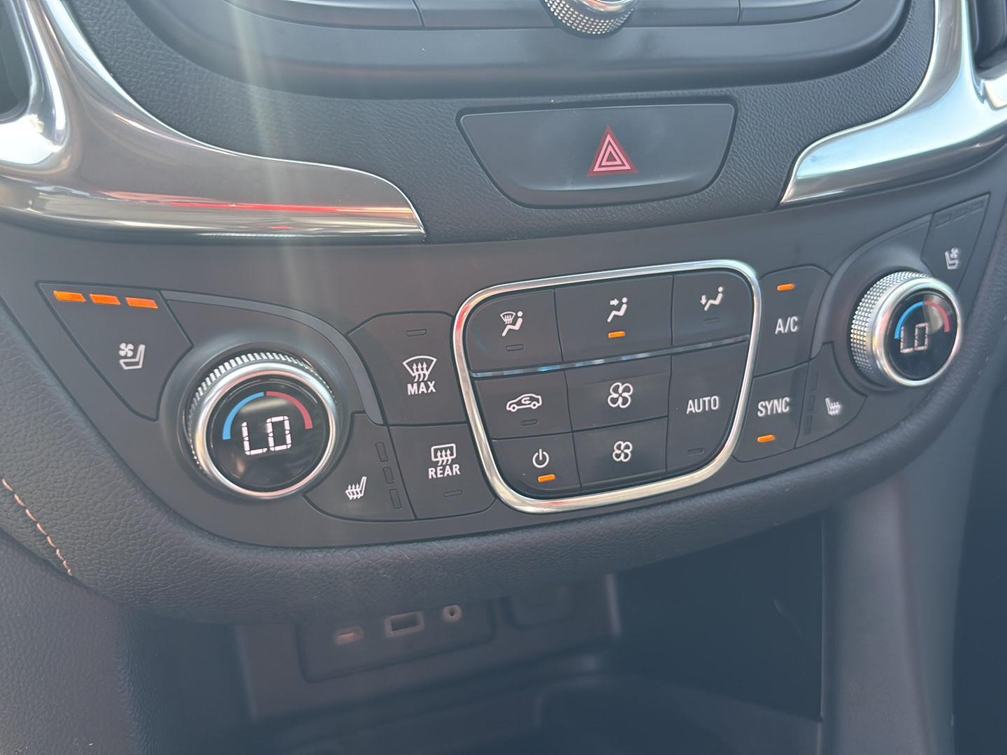 Used 2019 Iridescent Pearl Tricoat Chevrolet Premier image 25