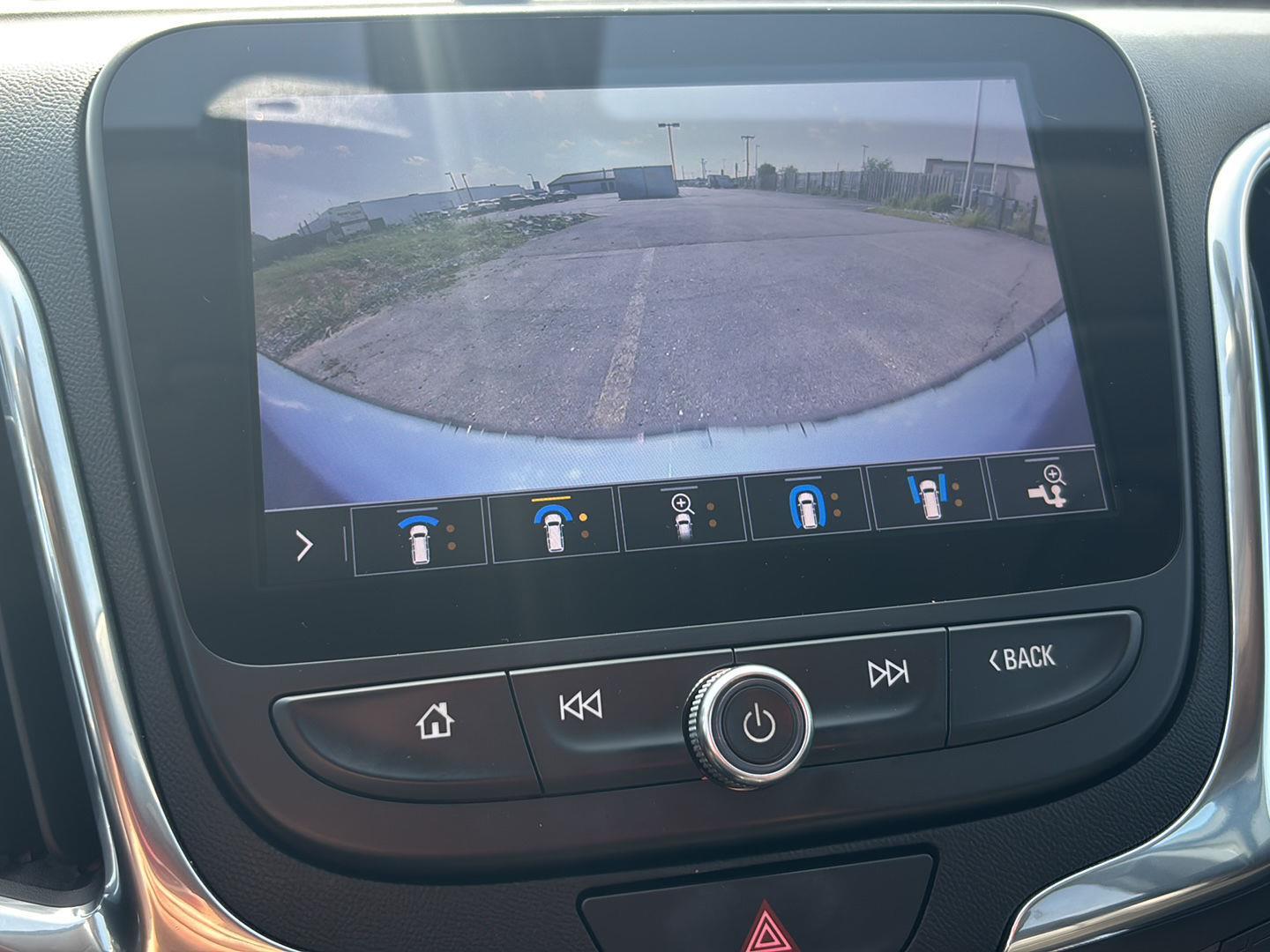 Used 2019 Iridescent Pearl Tricoat Chevrolet Premier image 31