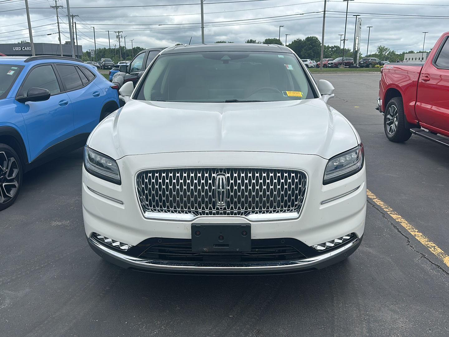 Used 2022 Pristine White Lincoln Reserve image 5