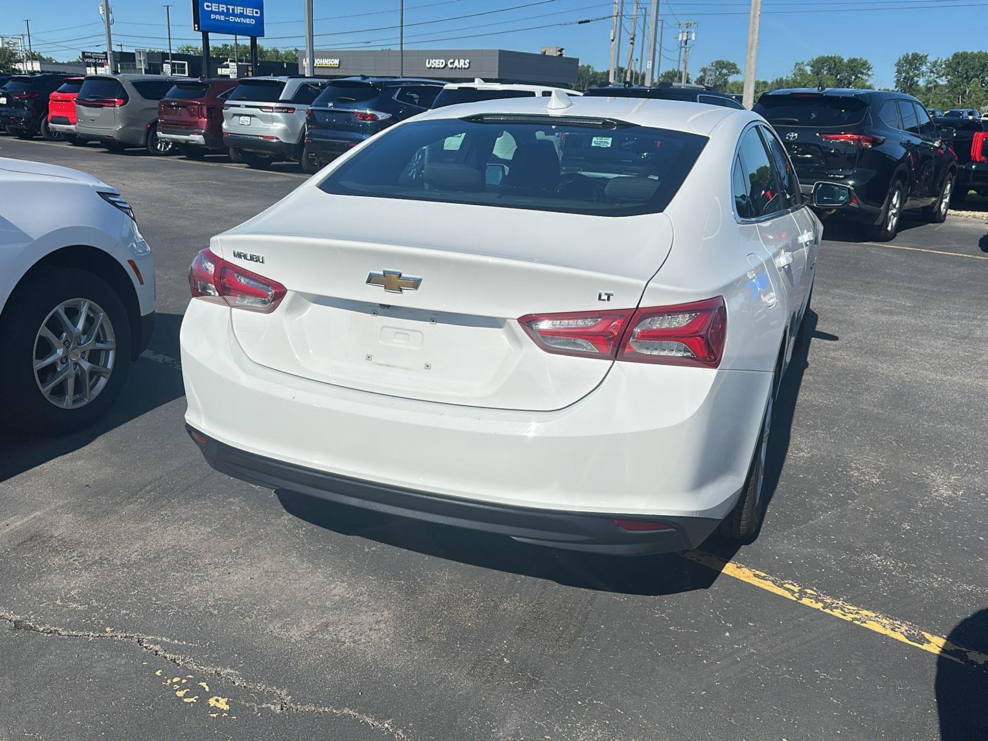 Used 2019 Summit White Chevrolet LT image 2