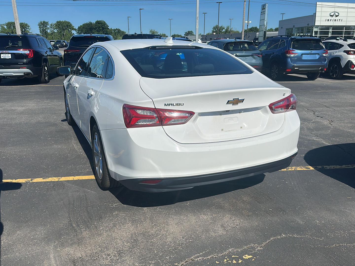 Used 2019 Summit White Chevrolet LT image 4