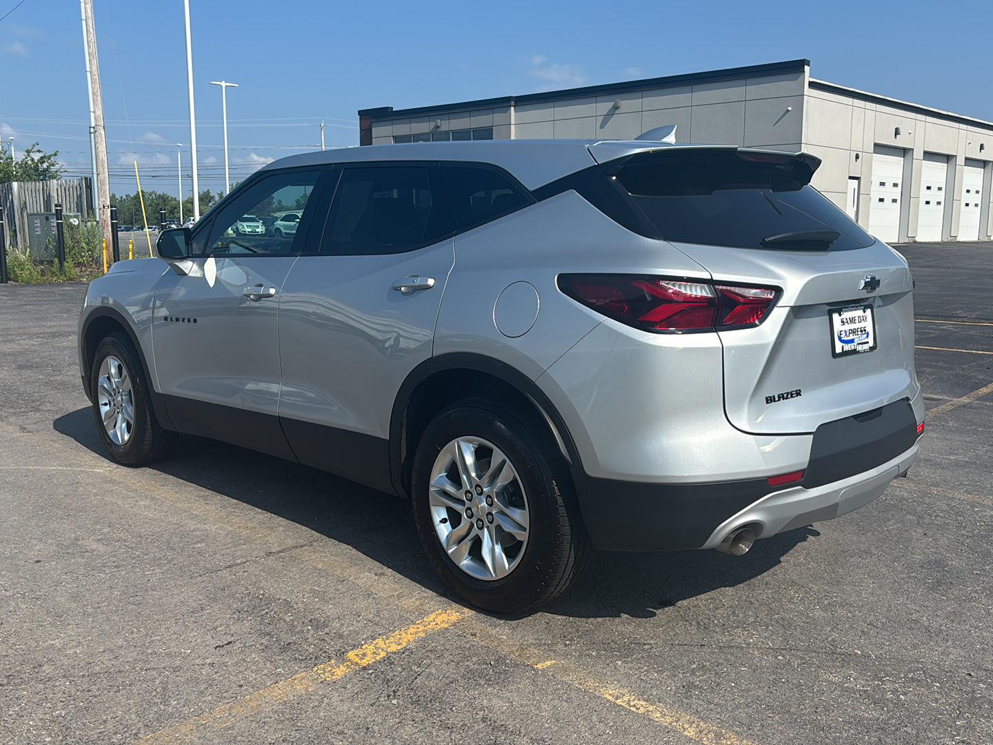 Used 2021 Silver Ice Metallic Chevrolet LT image 5