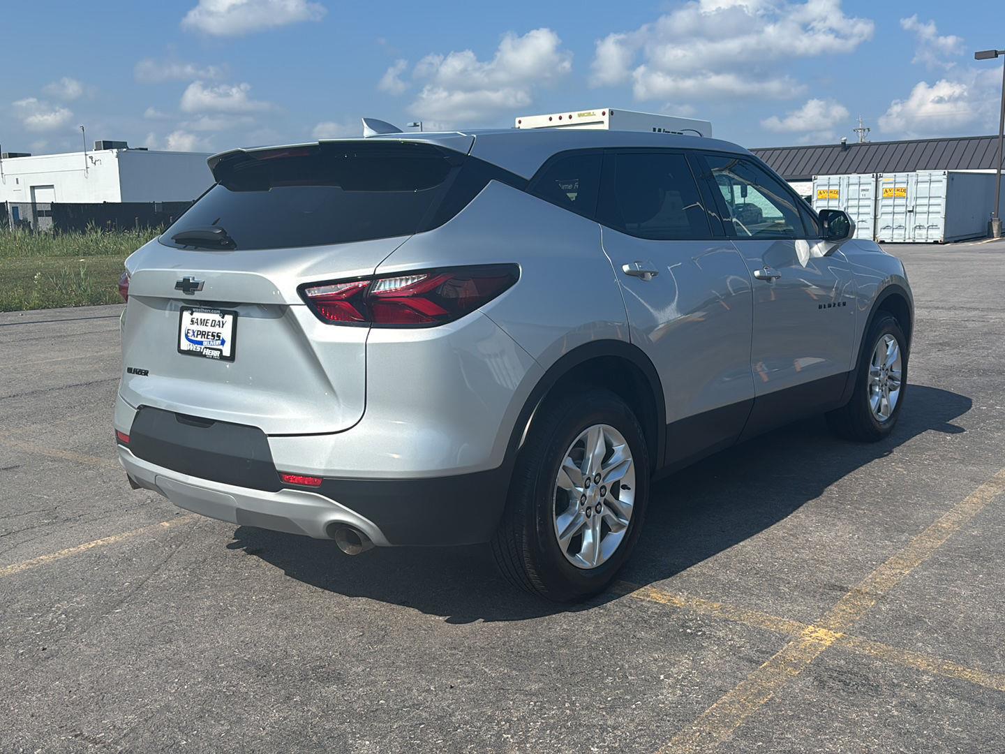 Used 2021 Silver Ice Metallic Chevrolet LT image 7