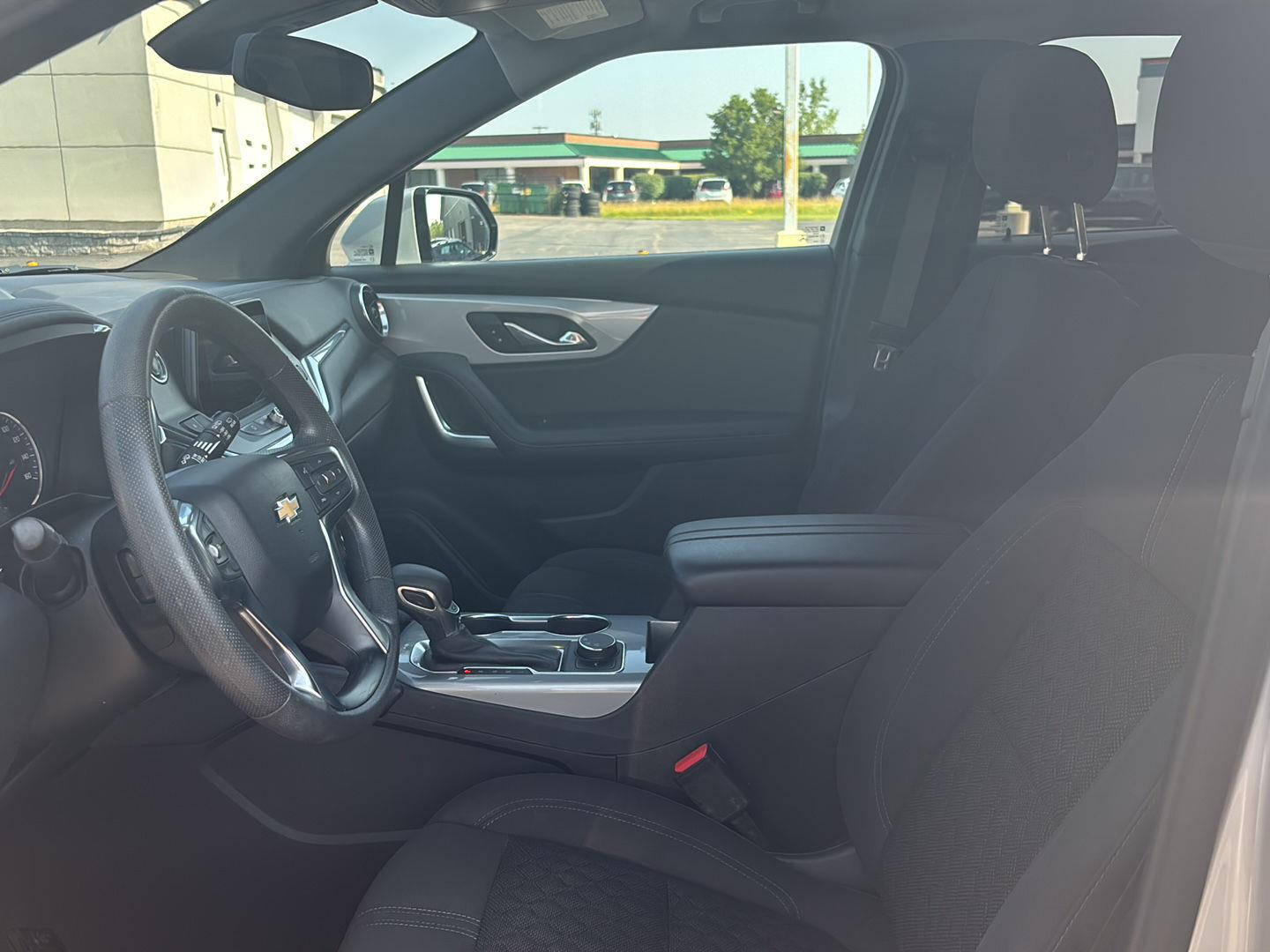 Used 2021 Silver Ice Metallic Chevrolet LT image 29