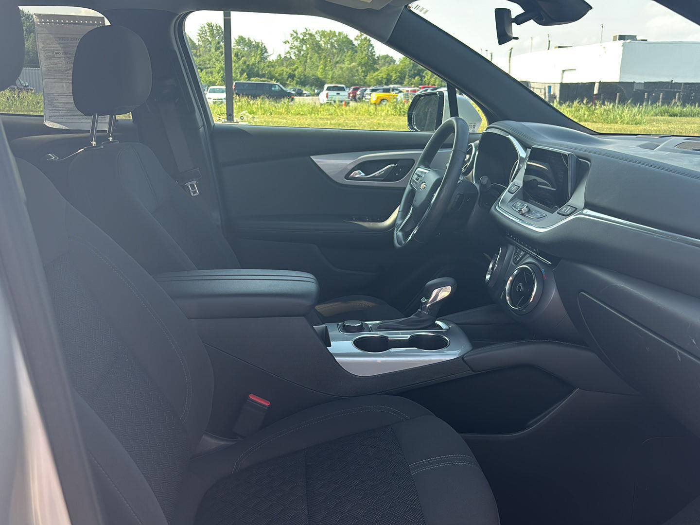 Used 2021 Silver Ice Metallic Chevrolet LT image 33