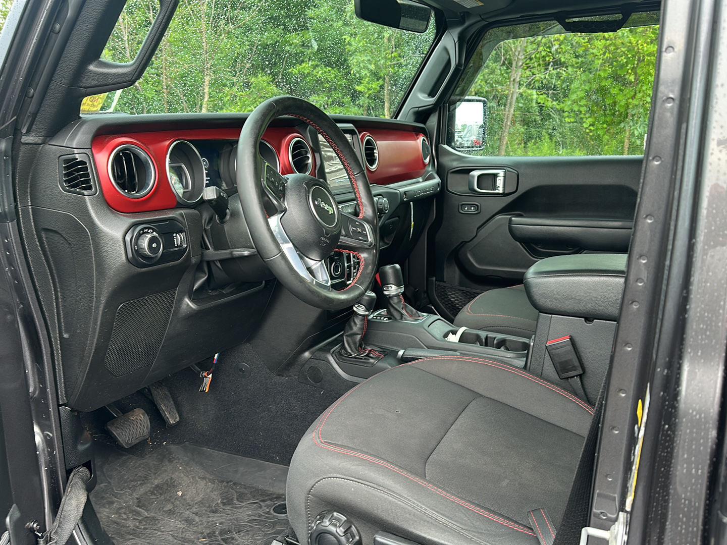 Used 2023 Granite Crystal Metallic Clearcoat Jeep Rubicon image 7