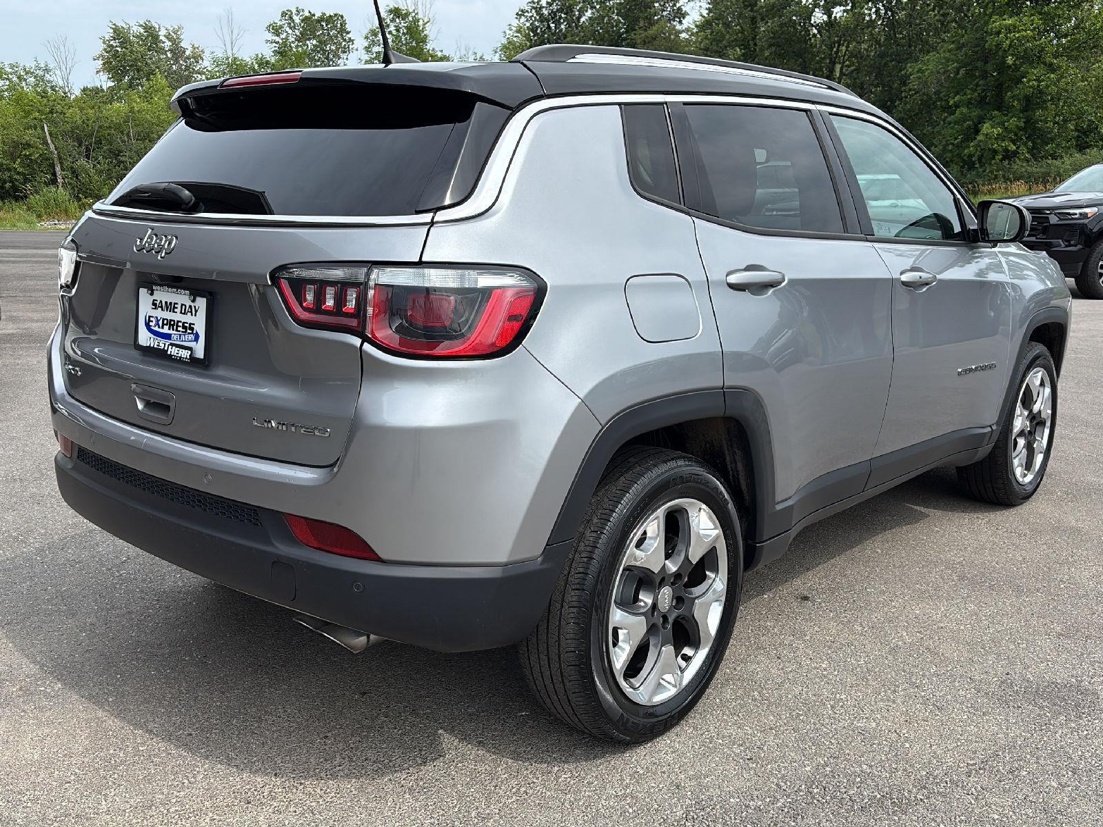 Used 2019 Billet Silver Metallic Clearcoat Jeep Limited image 3