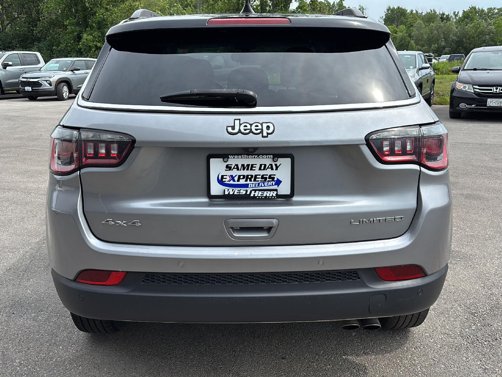 Used 2019 Billet Silver Metallic Clearcoat Jeep Limited image 4