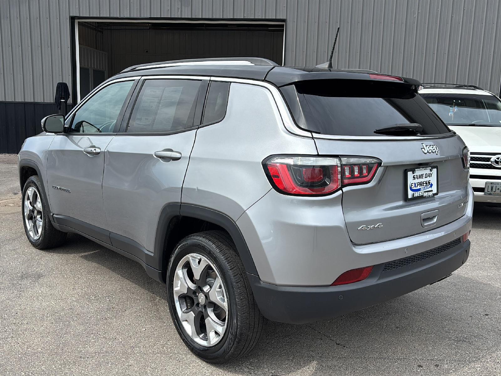 Used 2019 Billet Silver Metallic Clearcoat Jeep Limited image 5