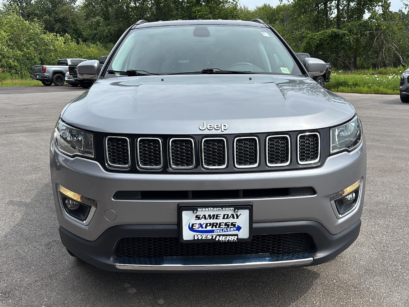 Used 2019 Billet Silver Metallic Clearcoat Jeep Limited image 8