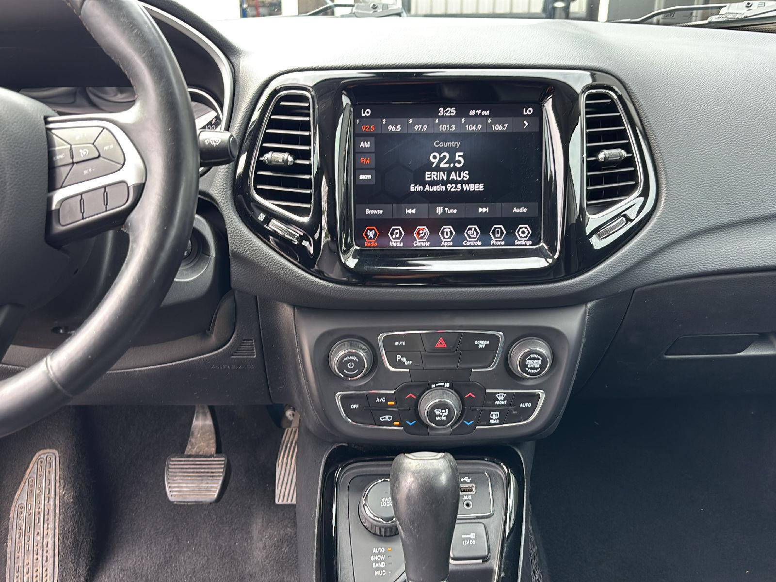 Used 2019 Billet Silver Metallic Clearcoat Jeep Limited image 19