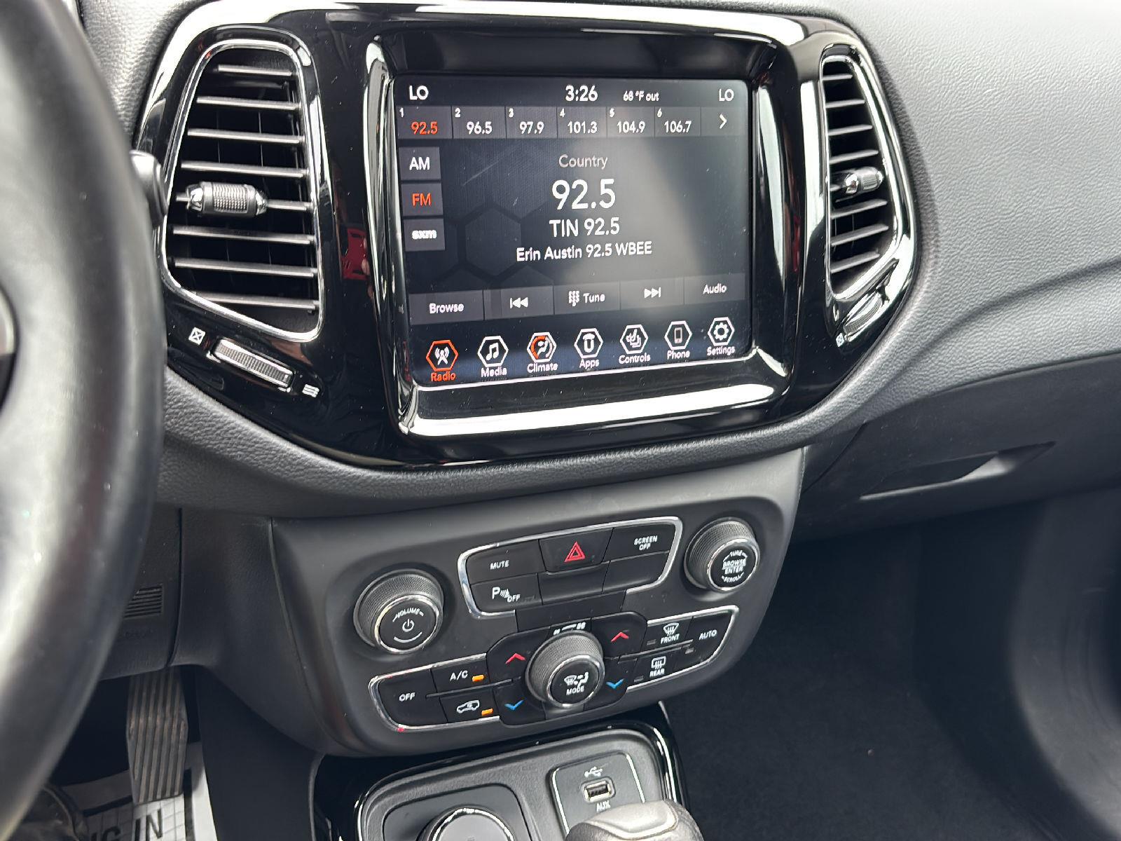 Used 2019 Billet Silver Metallic Clearcoat Jeep Limited image 29