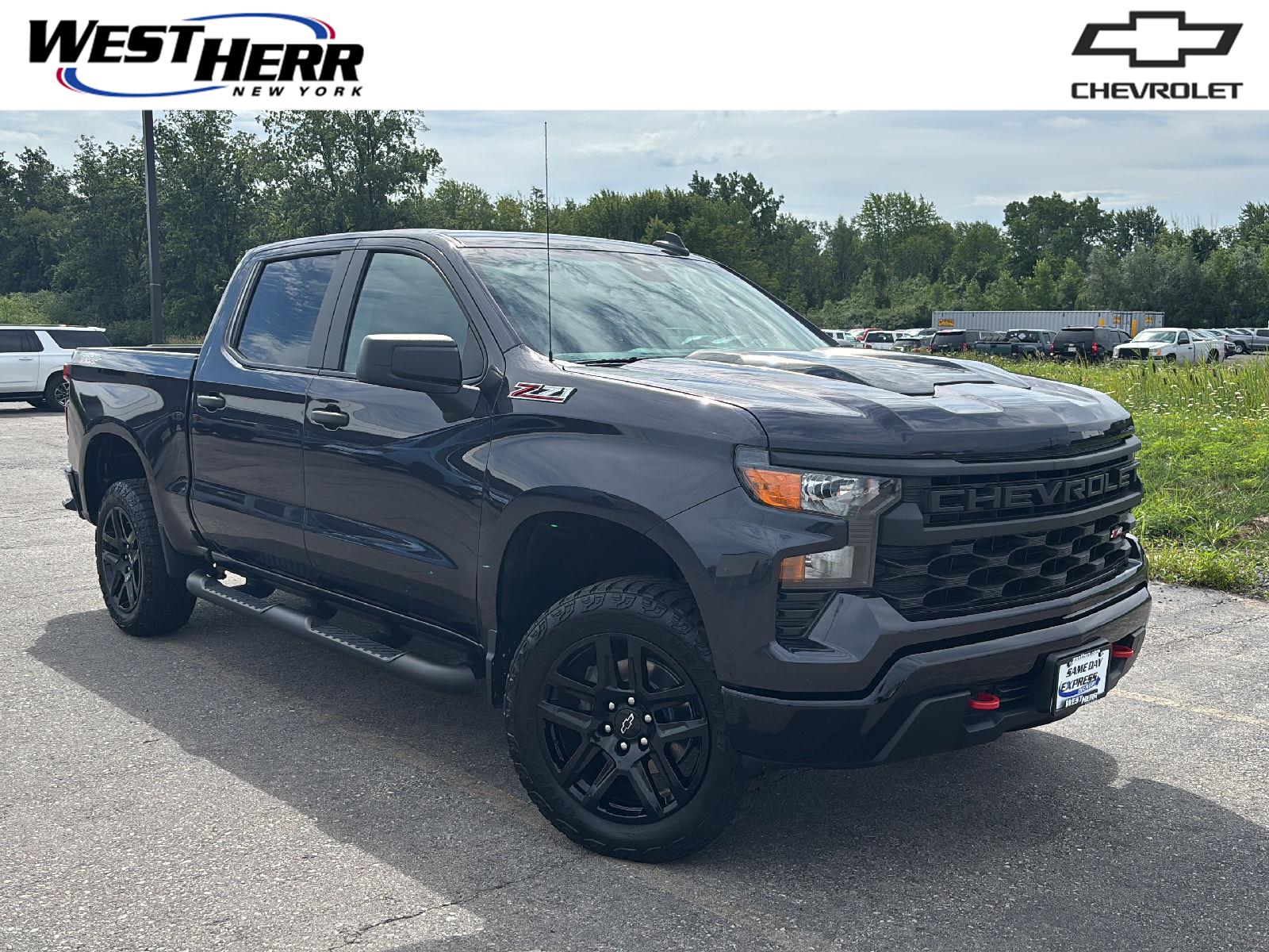 2024 Chevrolet Silverado 1500 Custom Trail Boss Crew Cab 4WD