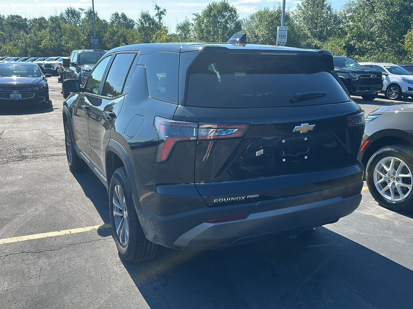 Used 2025 Mosaic Black Metallic Chevrolet AWD LT image 4