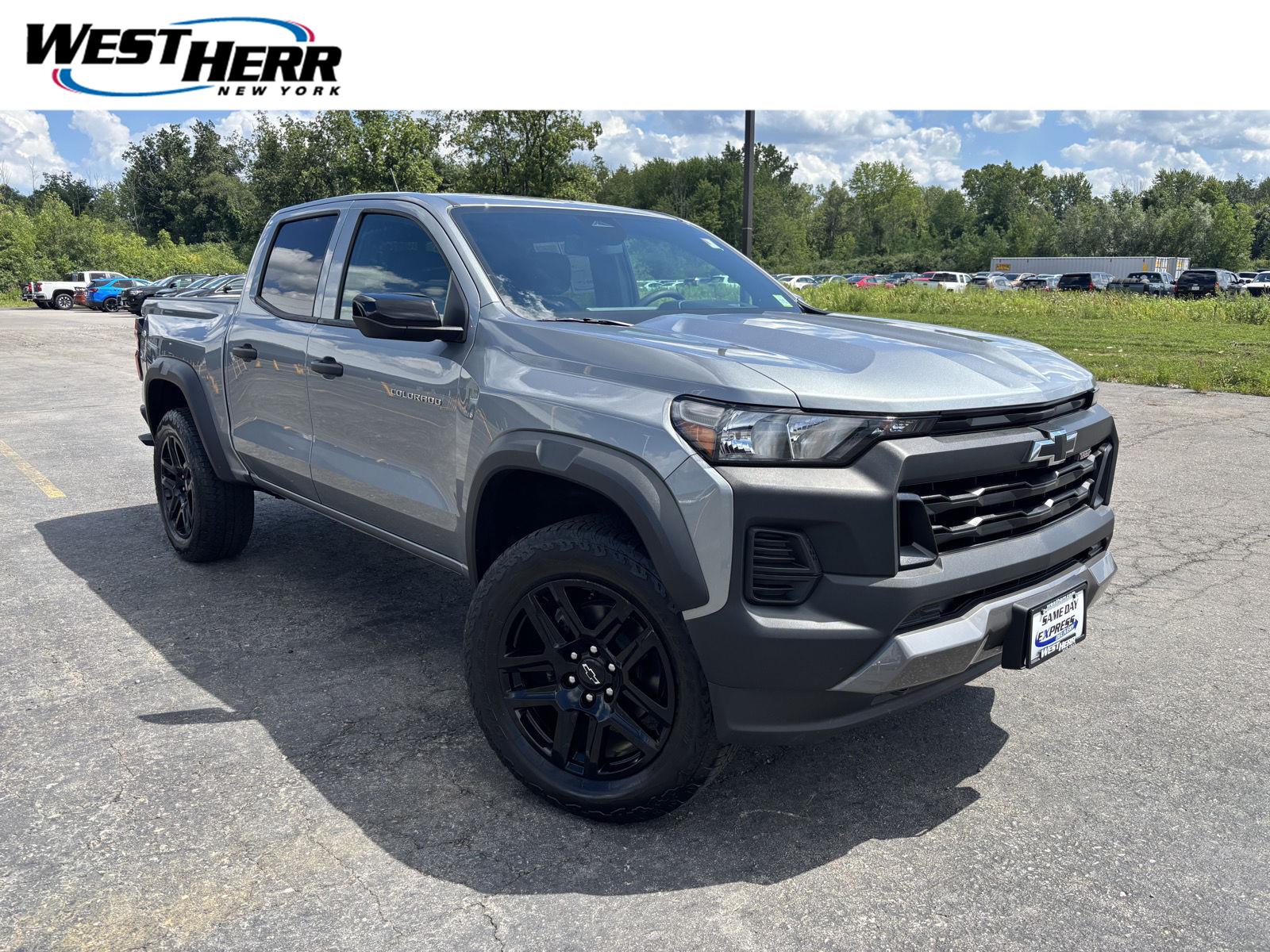 Sterling Gray Metallic 2024 Chevrolet Colorado Pickup Truck Four-Wheel Drive 8-Speed Automatic
