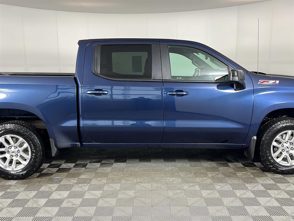 Used 2022 Blue Metallic Chevrolet RST image 44