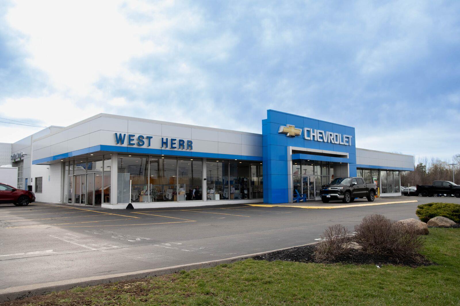 Used 2024 Sterling Gray Metallic Chevrolet ACTIV image 13