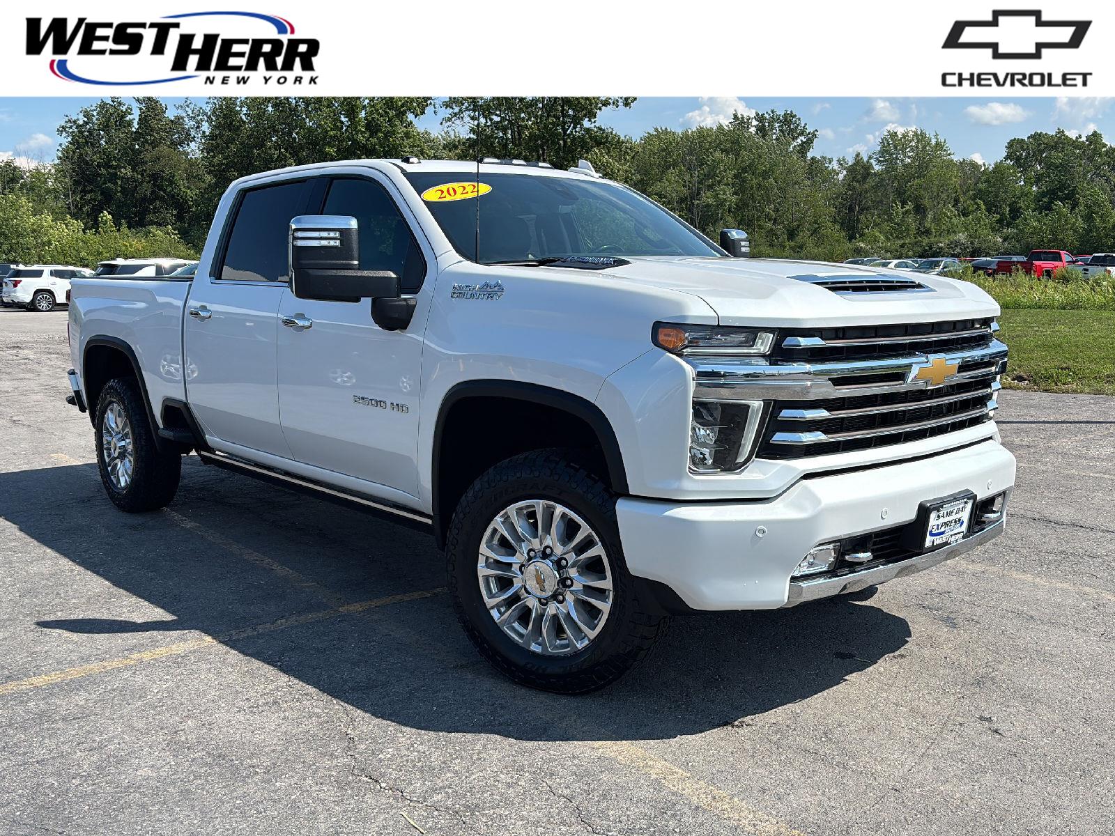White (Iridescent Pearl Tricoat) 2022 Chevrolet Silverado 2500HD Pickup Truck Four-Wheel Drive Automatic