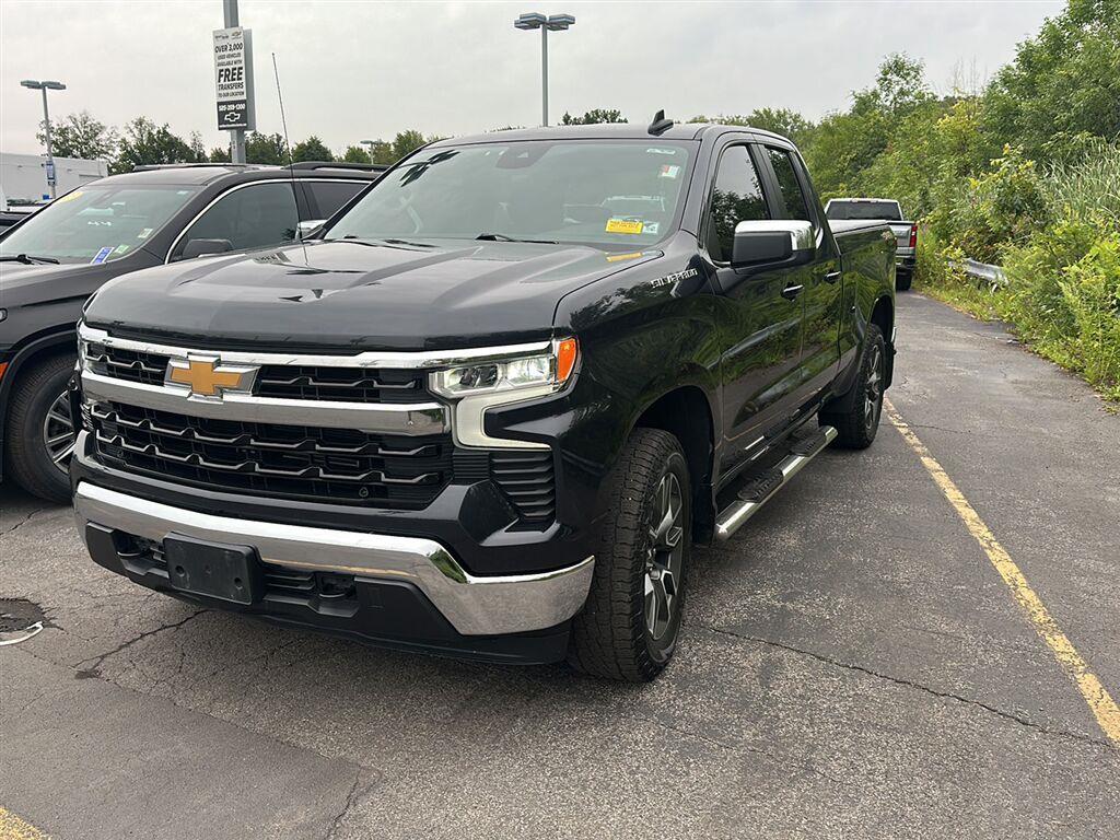 Used 2024 Dark Ash Metallic Chevrolet LT image 5