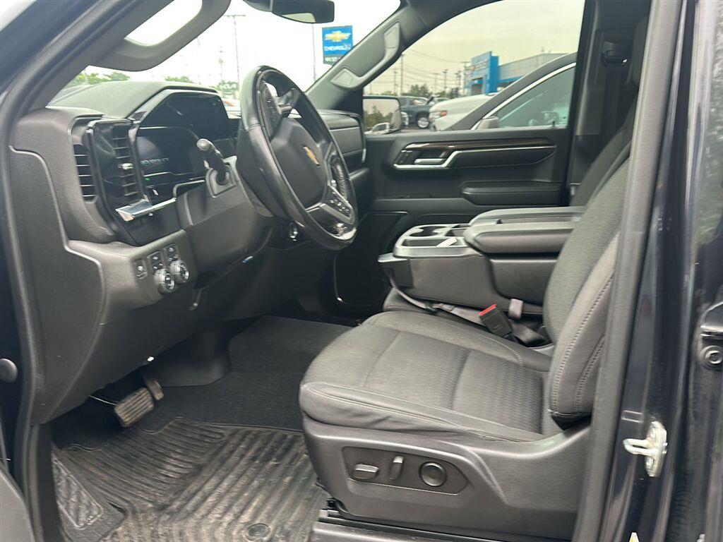 Used 2024 Dark Ash Metallic Chevrolet LT image 7