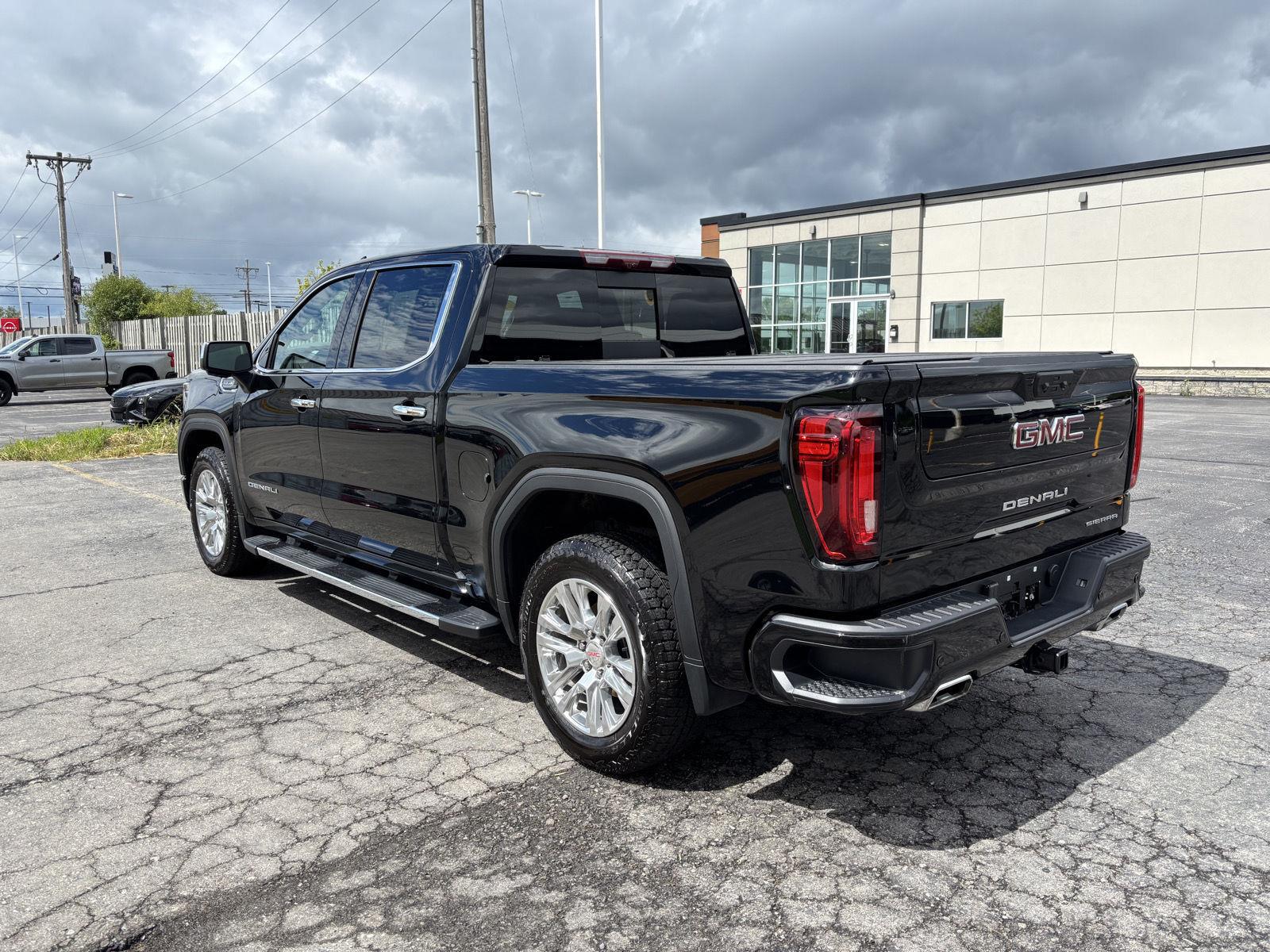Used 2024 Onyx Black GMC Denali image 5