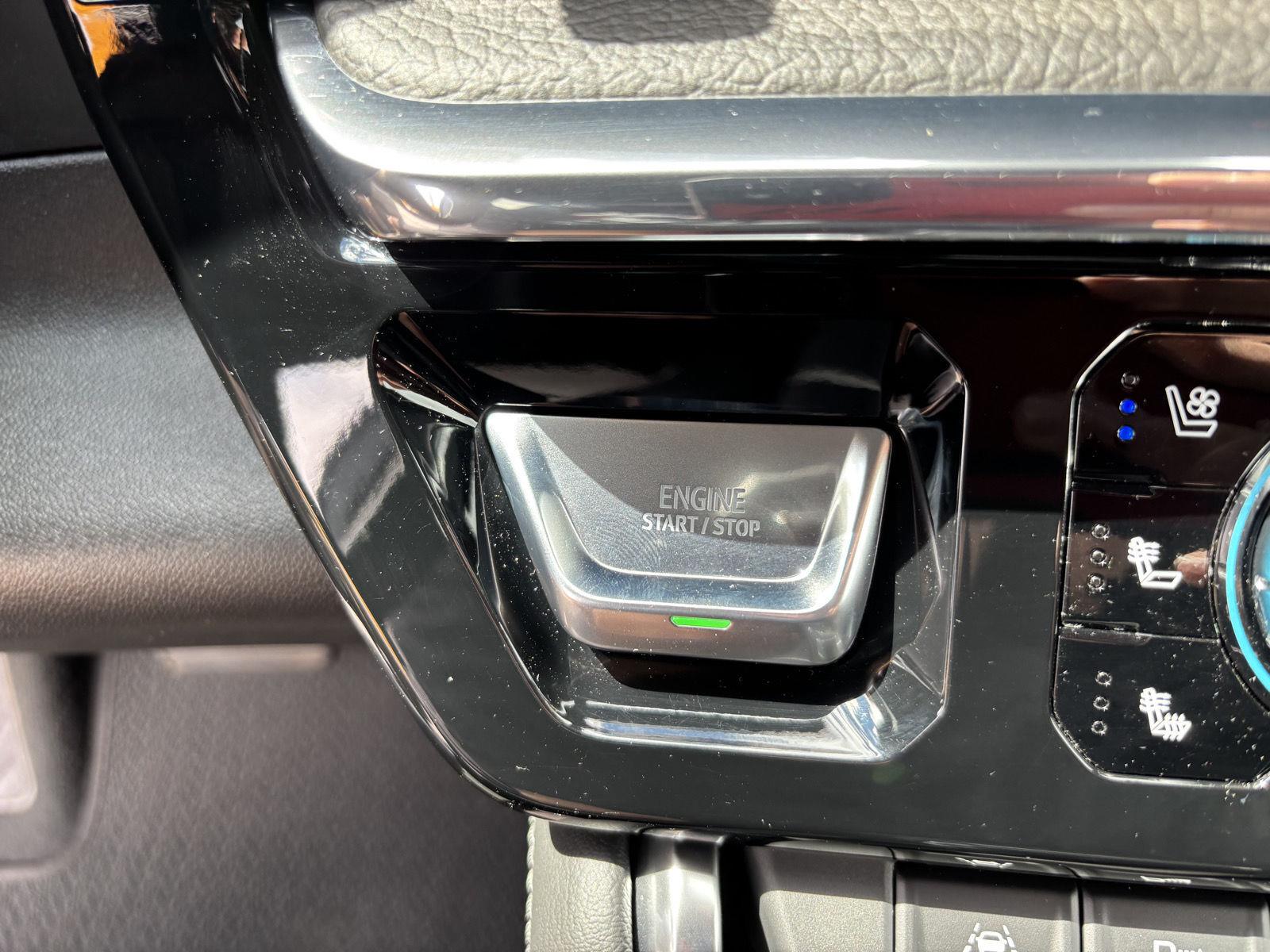 Used 2024 Onyx Black GMC Denali image 26