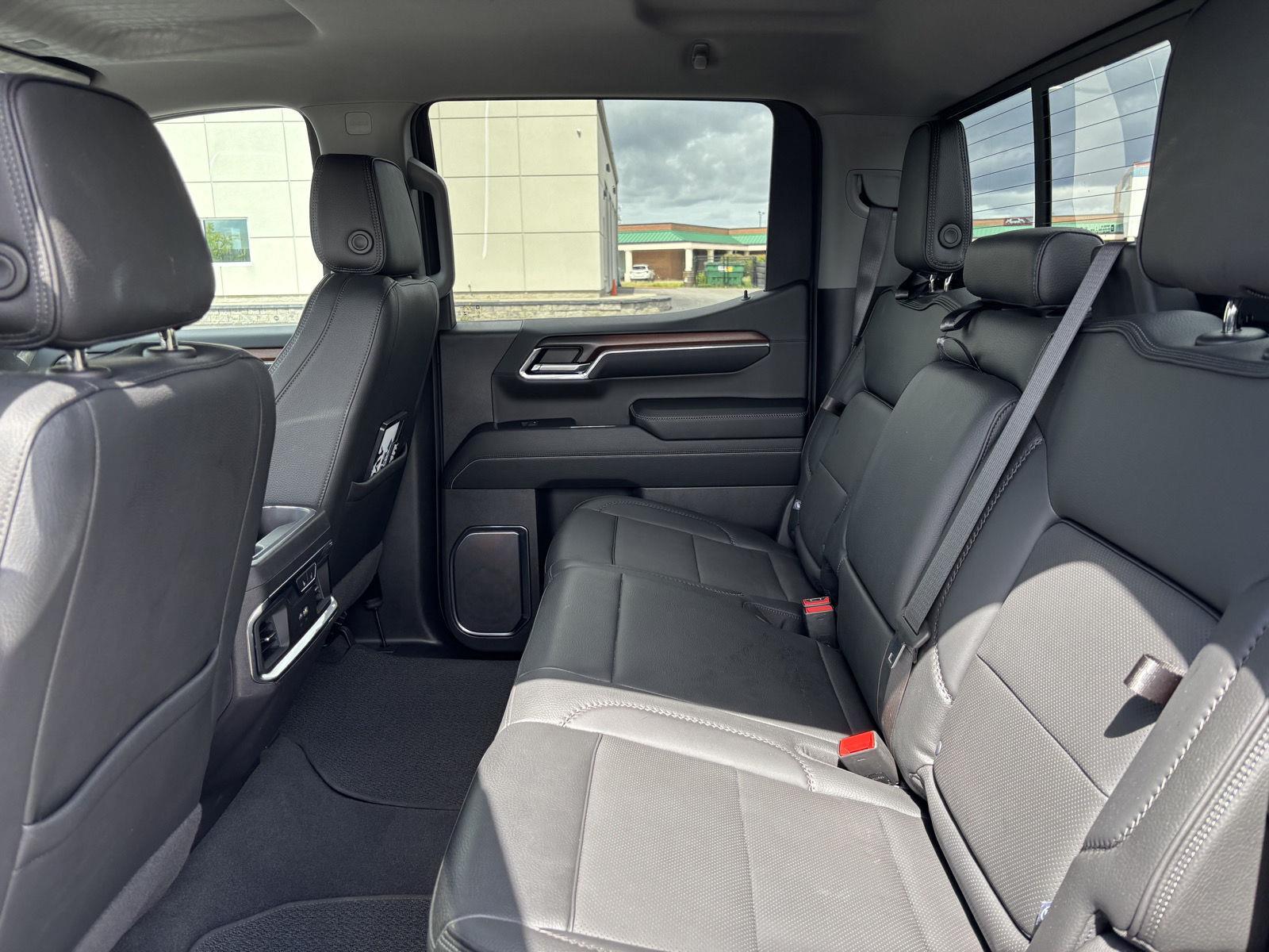 Used 2024 Onyx Black GMC Denali image 40