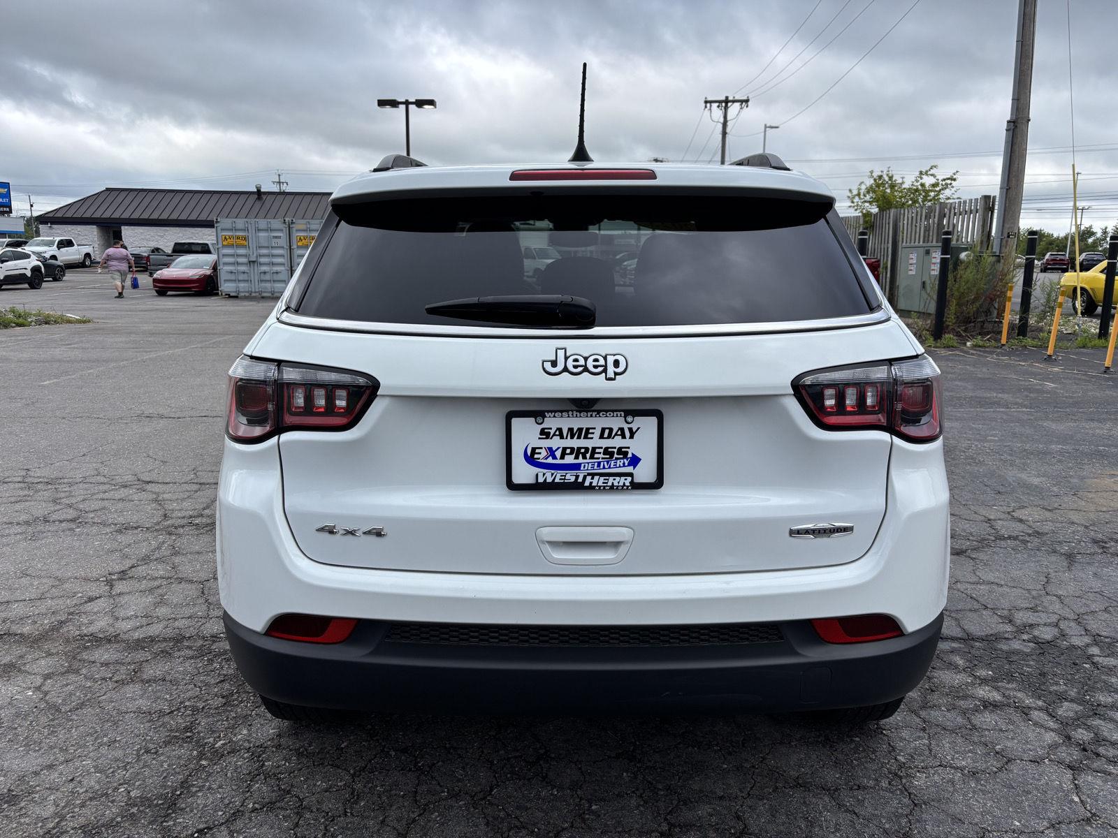 View vehicle photo 6