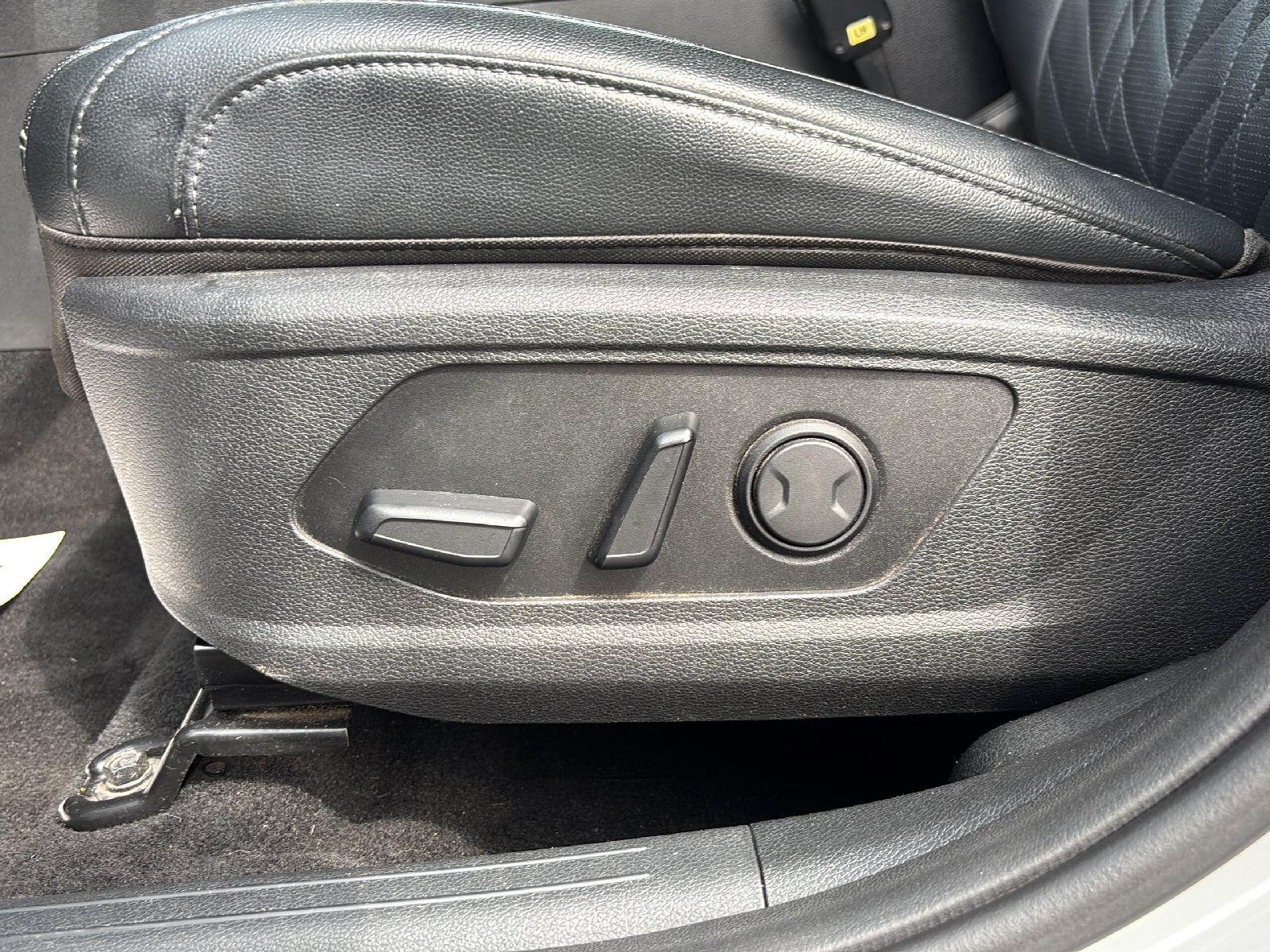 Used 2023  Kia X-Line image 13