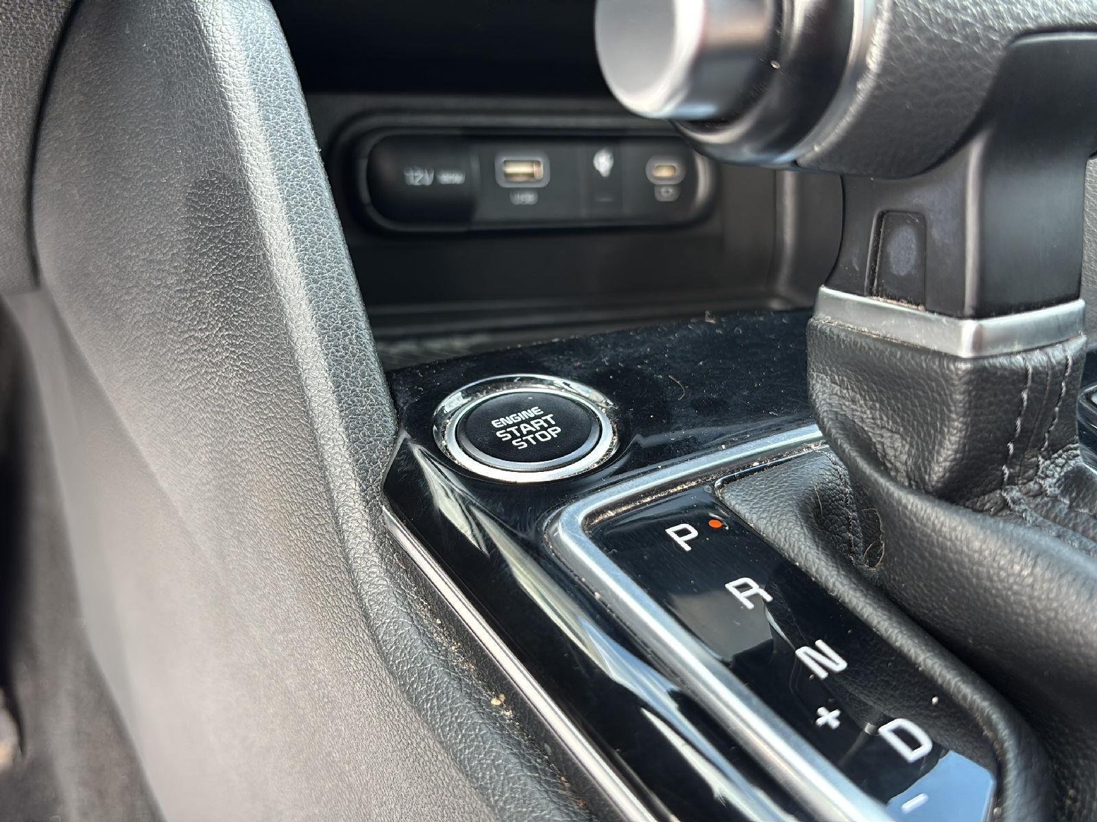 Used 2023  Kia X-Line image 22