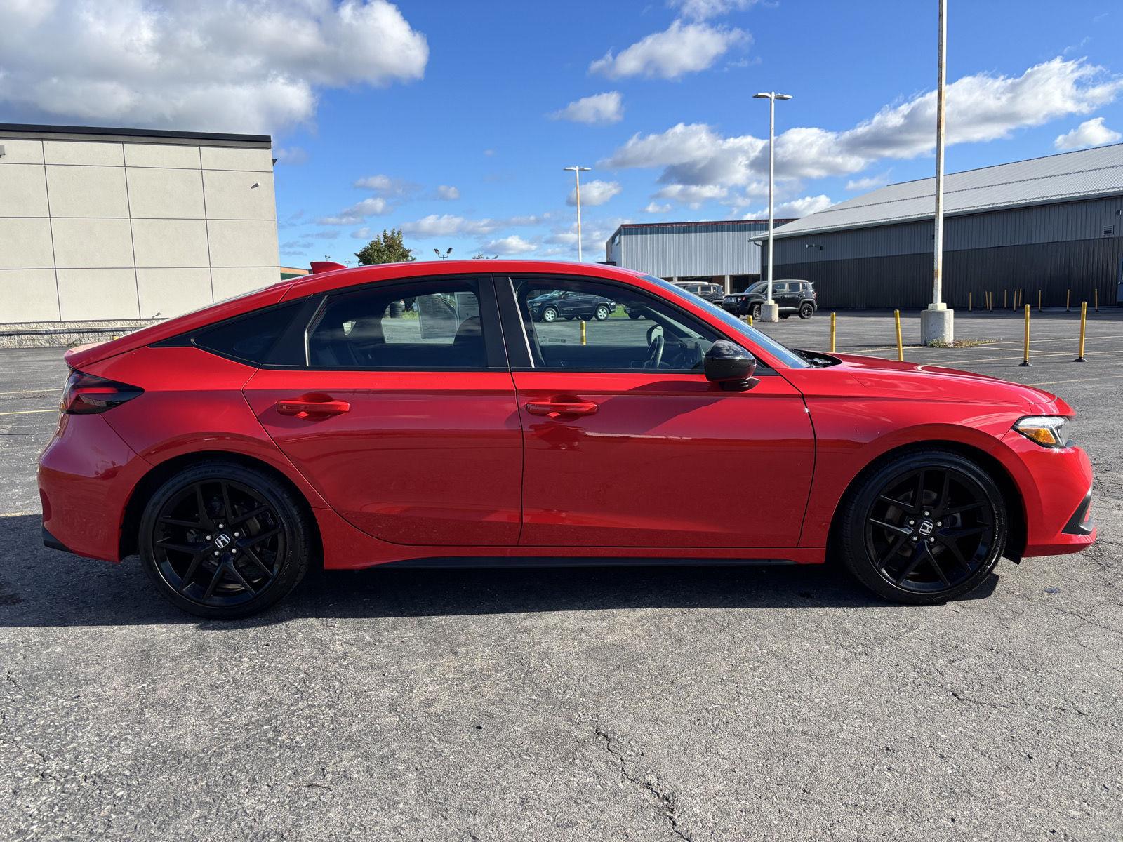 Used 2022 Rallye Red Honda Sport image 8