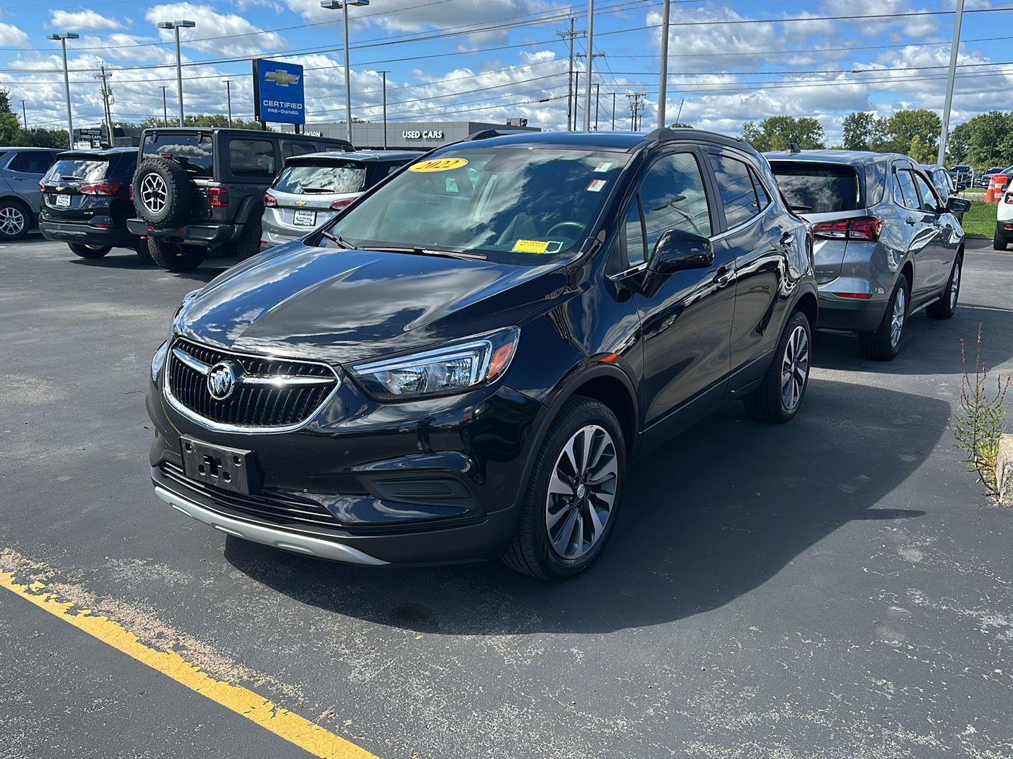 Used 2022  Buick  image 4