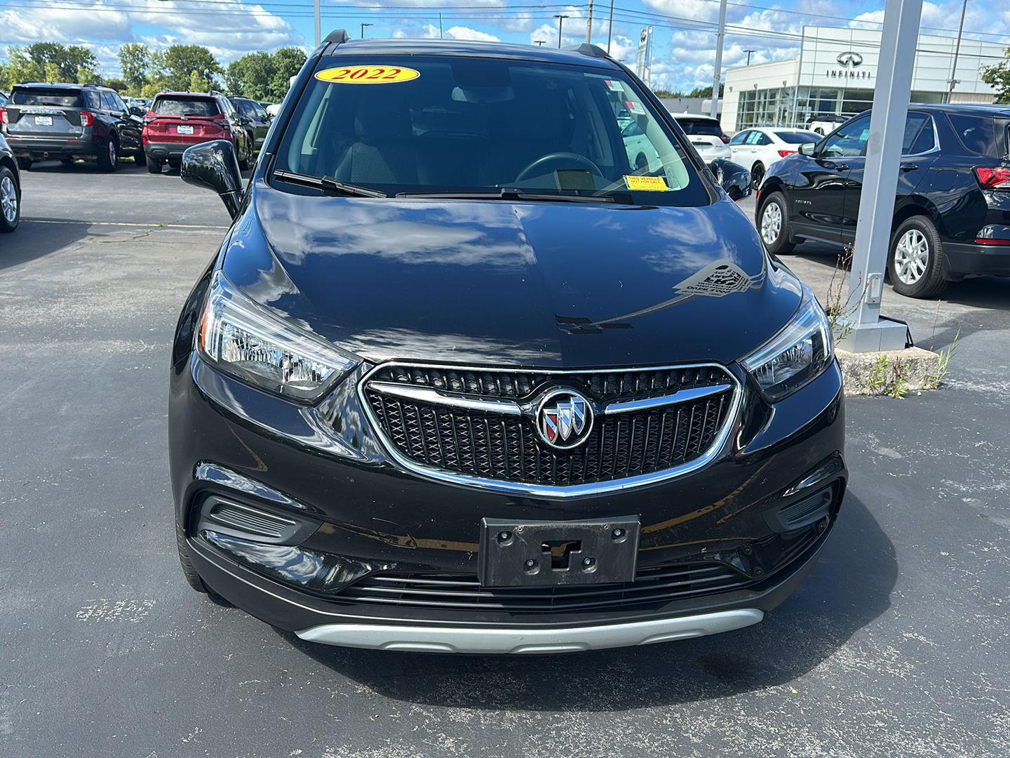 Used 2022  Buick  image 5