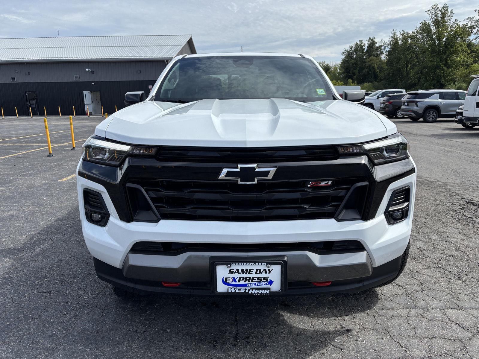 New 2026 Summit White Chevrolet Z71 image 20
