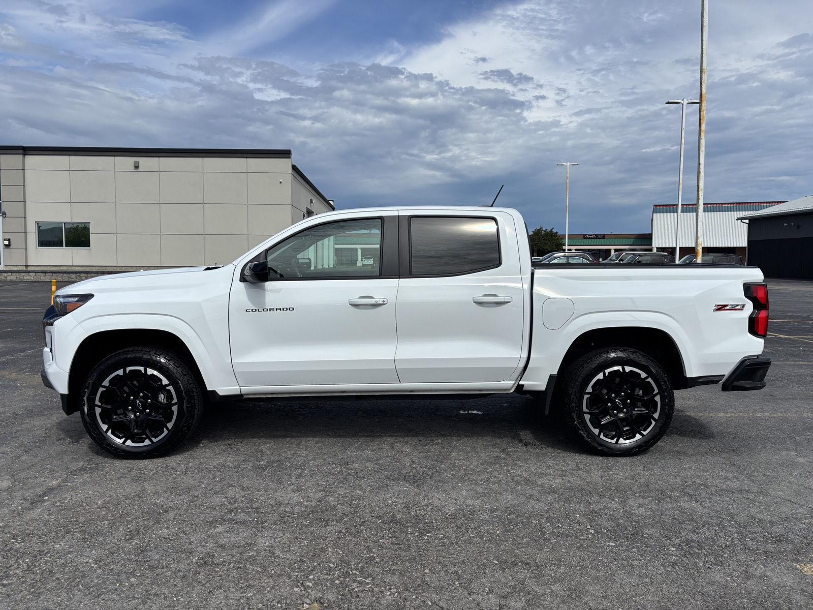 New 2026 Summit White Chevrolet Z71 image 28