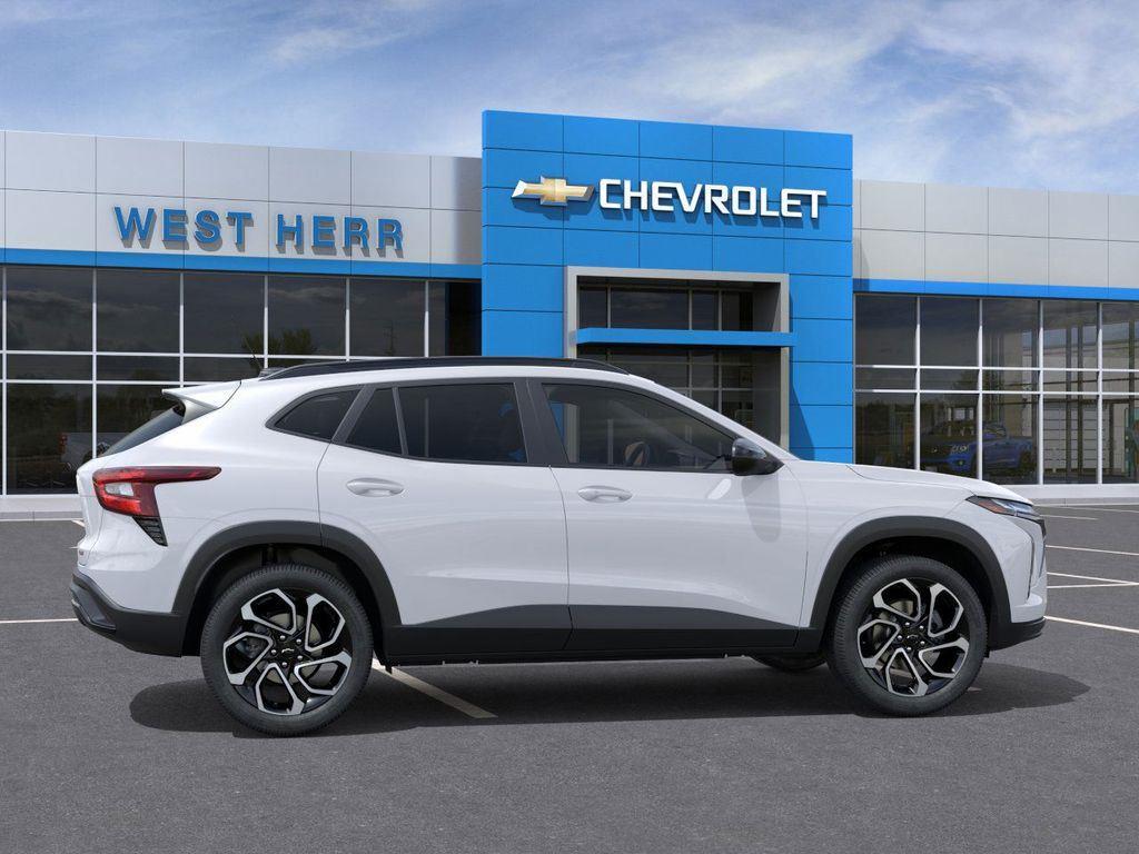 Used 2026 Summit White Chevrolet 2RS image 5