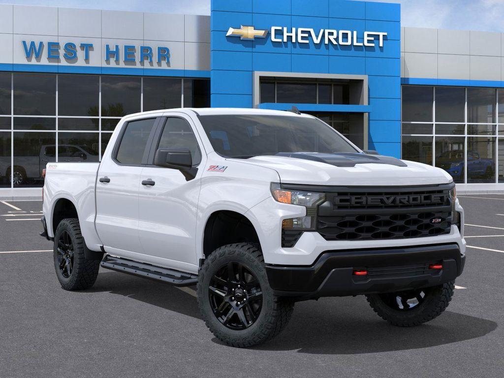 Used 2026 Summit White Chevrolet Custom Trail Boss image 7