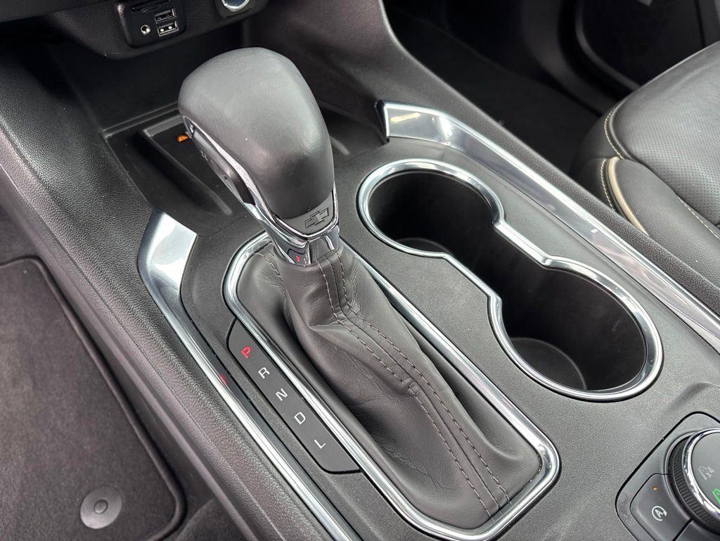 Used 2023 Black Metallic Chevrolet Premier image 27