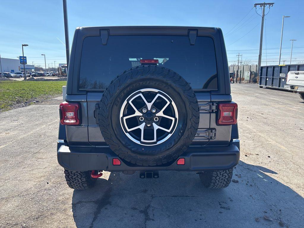 Used 2025 Granite Crystal Metallic Clear Jeep Rubicon image 6