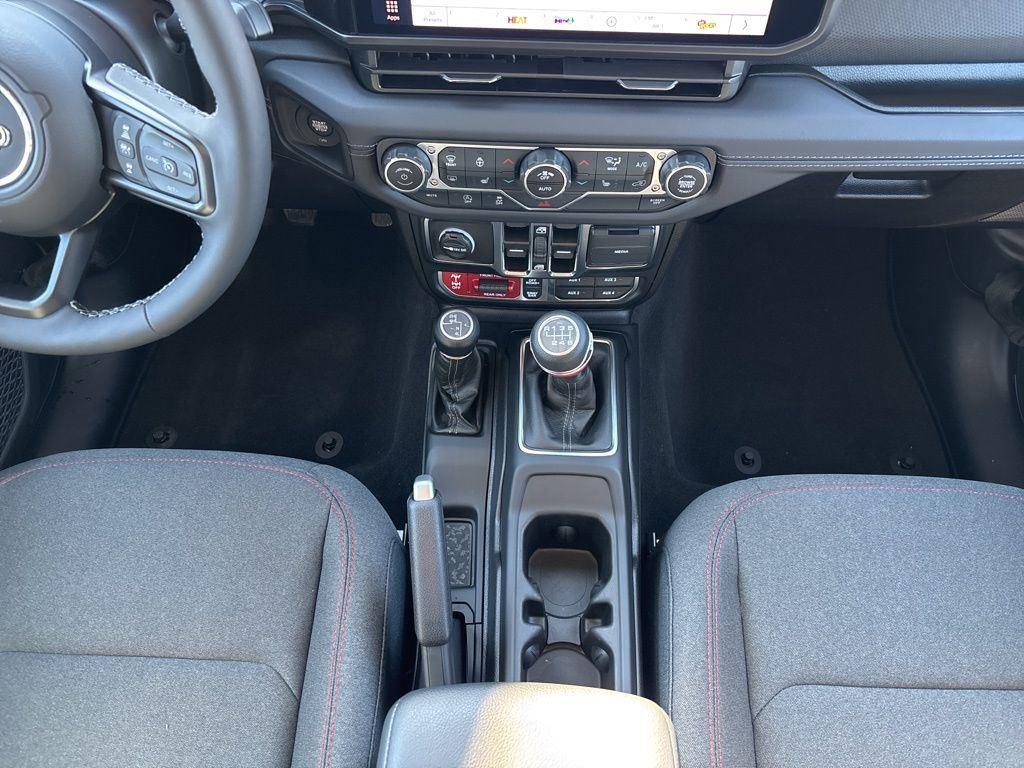 Used 2025 Granite Crystal Metallic Clear Jeep Rubicon image 15